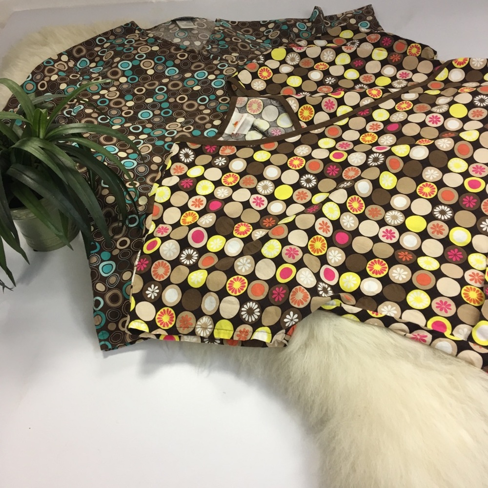 EUC CHEROKEE AND PEACHES SCRUB TOPS - Picture 2 of 4